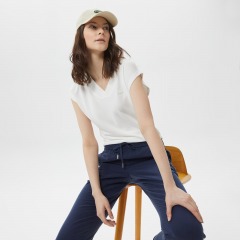 Женская футболка Lacoste Slim Fit с v-образным вырезом